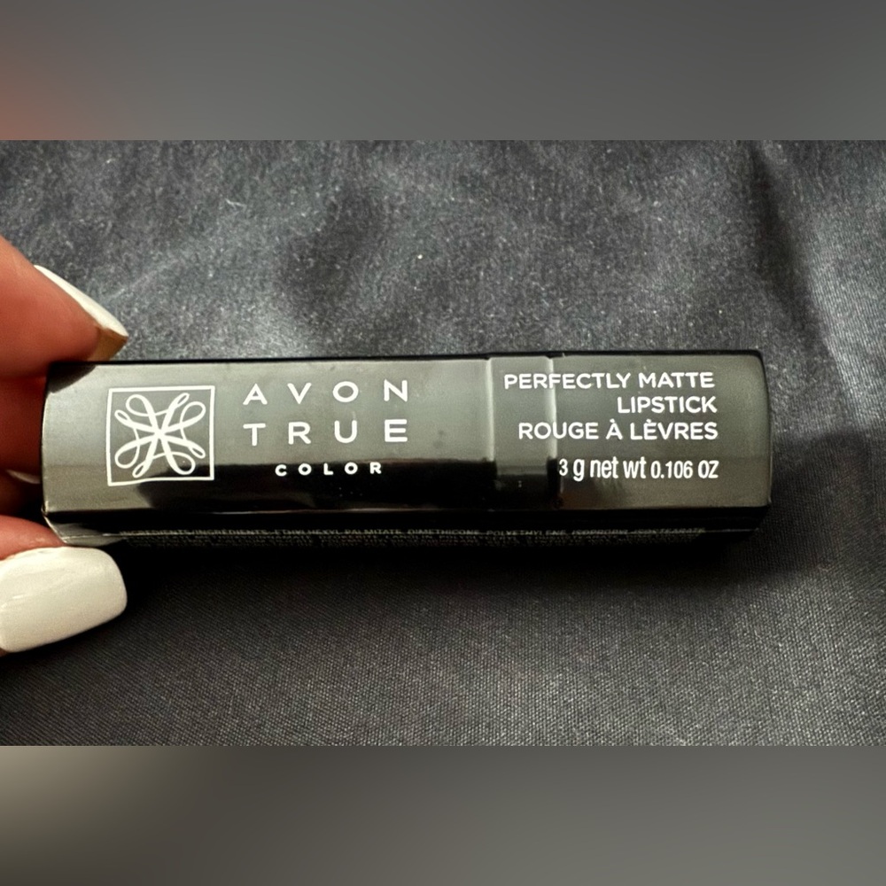 Avon True Color Perfectly Matte Lipstick Red Supreme (2 Count) New Sealed.